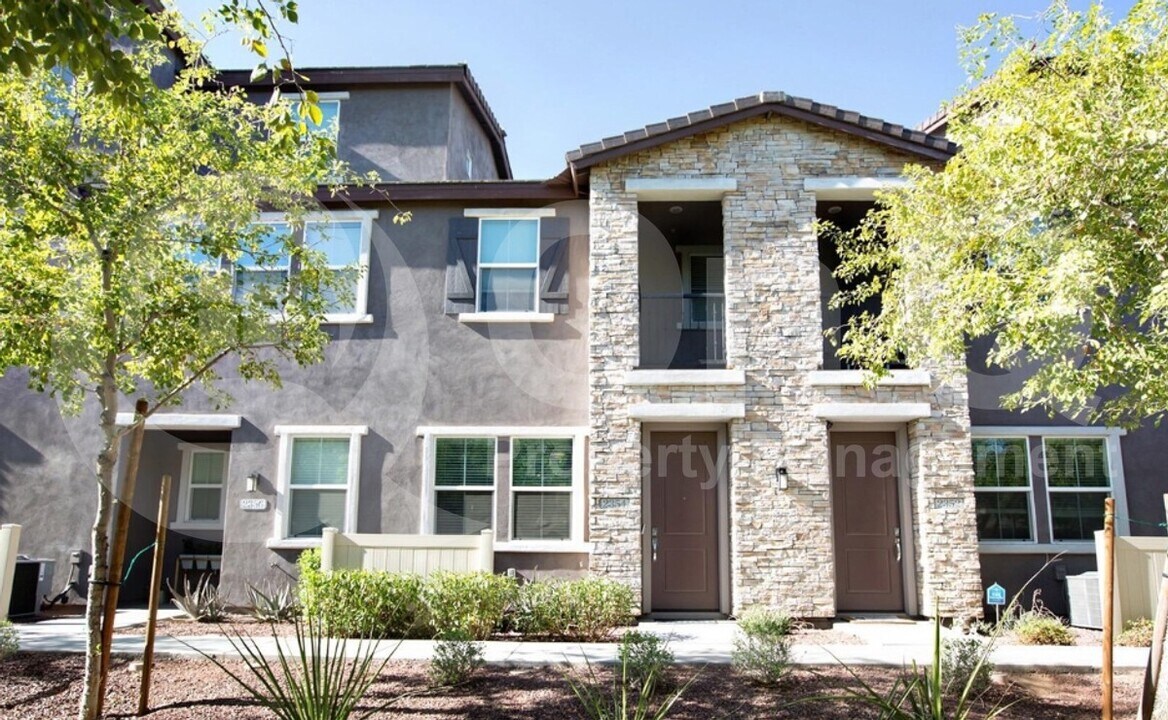 2354 E Hidalgo Ave in Phoenix, AZ - Building Photo