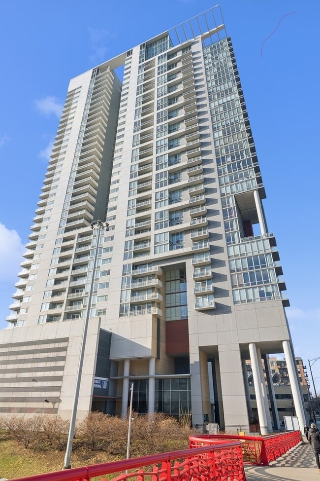 property at 737 W Washington Blvd