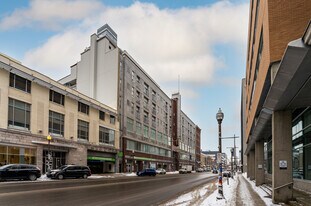 540 Charest Boul in Québec, QC - Building Photo