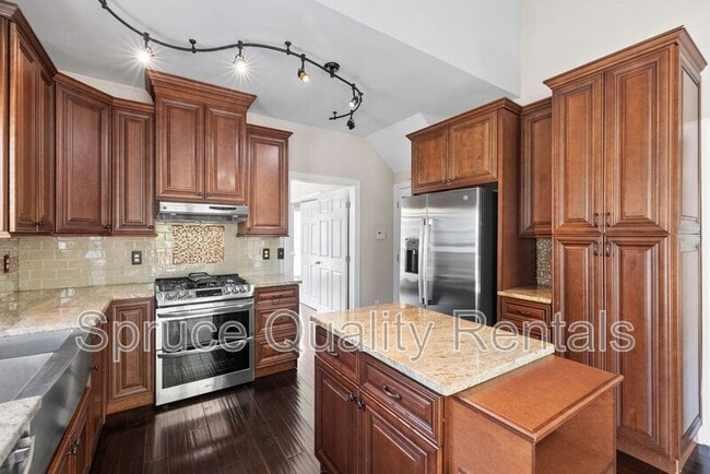 property at 1305 Goldspot Ct
