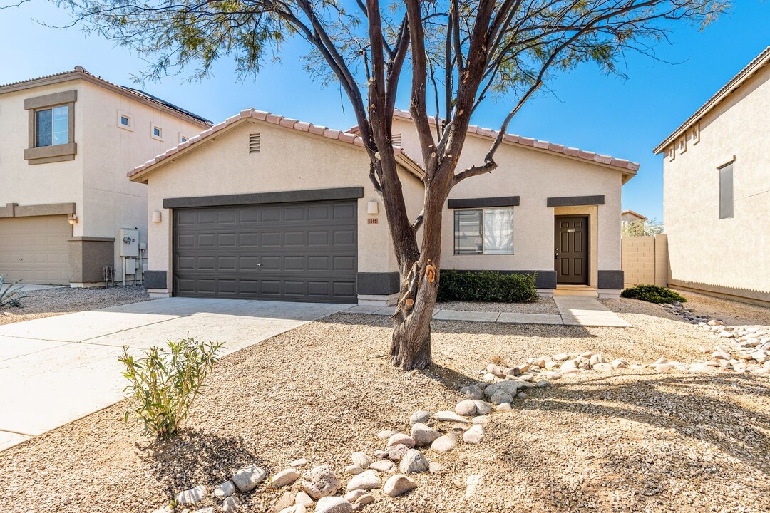 1445 E Avenida Kino in Casa Grande, AZ - Building Photo