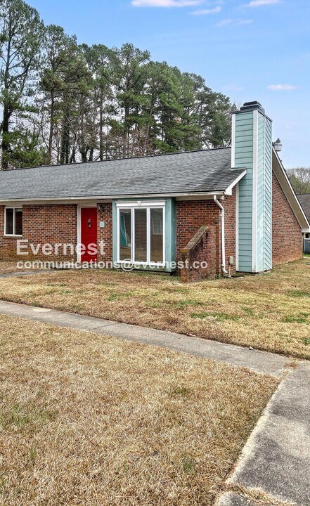 6712 Magnolia Ct in Raleigh, NC - Building Photo