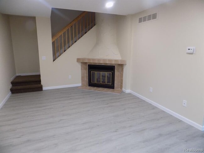 40043 Crosswinds Rd in Novi, MI - Building Photo - Building Photo