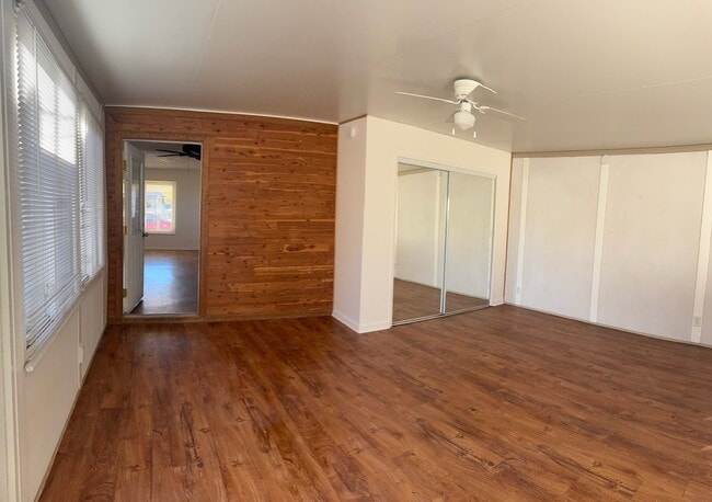 38756 Landon Ave in Palmdale, CA - Foto de edificio - Building Photo