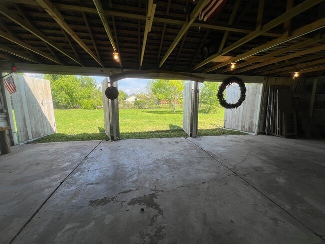 property at 618 Bayridge Rd