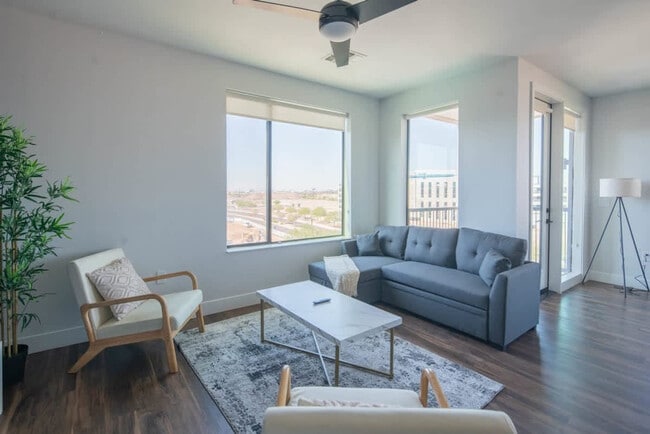 701 W Rio Salado Pkwy in Tempe, AZ - Building Photo - Building Photo