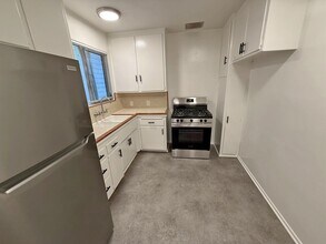 1236 N Sweetzer Ave in West Hollywood, CA - Building Photo - Building Photo