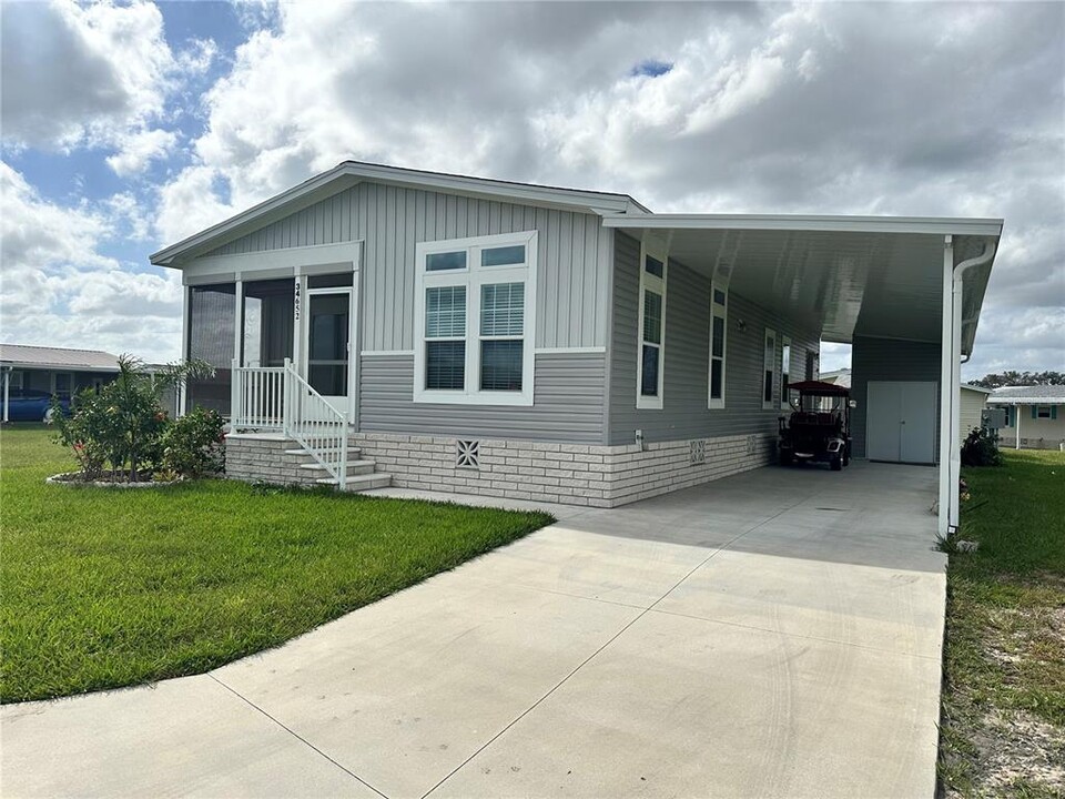 34652 Blue Starling St in Zephyrhills, FL - Foto de edificio