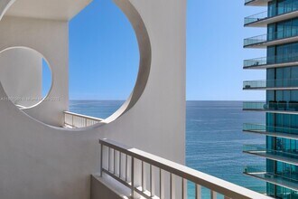10205 Collins Ave, Unit PH 3 in Bal Harbour, FL - Building Photo - Building Photo