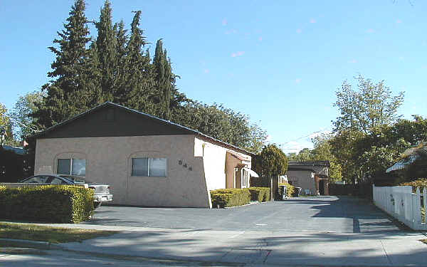 344 W Highland Ave in Tracy, CA - Building Photo