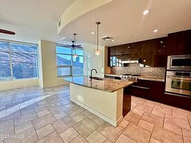 140 E Rio Salado Pkwy in Tempe, AZ - Building Photo