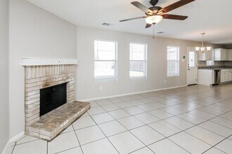 532 Hertford St in Crowley, TX - Building Photo - Building Photo