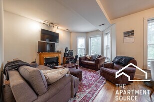 1935 N Wood St, Unit 2 in Chicago, IL - Building Photo