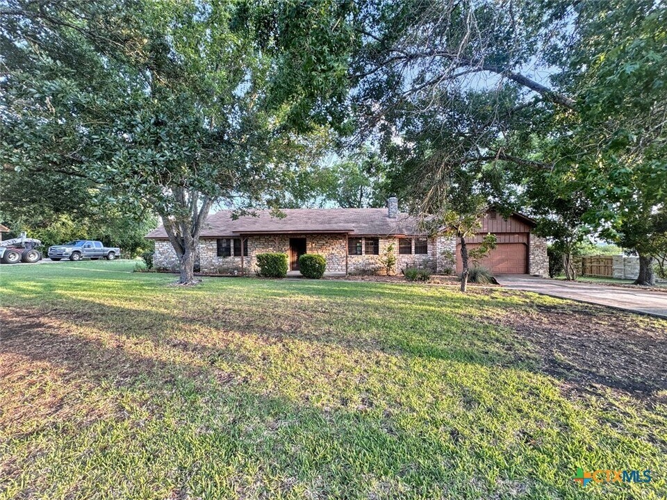 501 Ridge Dr in San Marcos, TX - Building Photo