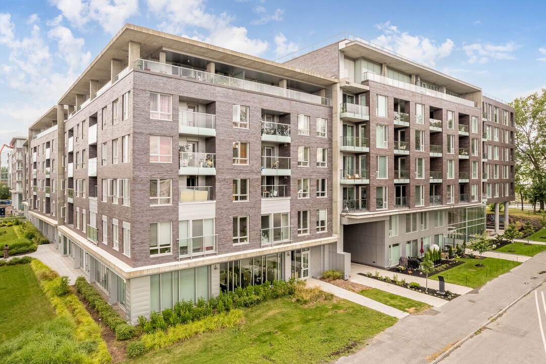 Le Canal 2 in Montréal, QC - Building Photo