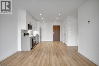 525 New Dundee Rd in Kitchener, ON - Building Photo - Building Photo