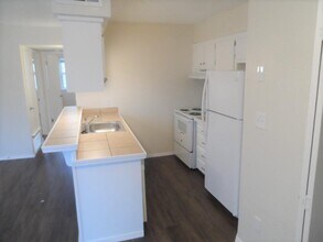 1331 Glen Oaks Ct in Norman, OK - Building Photo - Building Photo