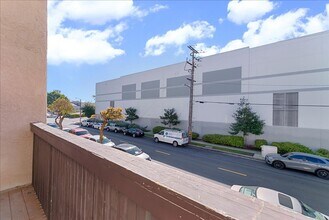 719 N Eucalyptus Ave in Inglewood, CA - Foto de edificio - Building Photo