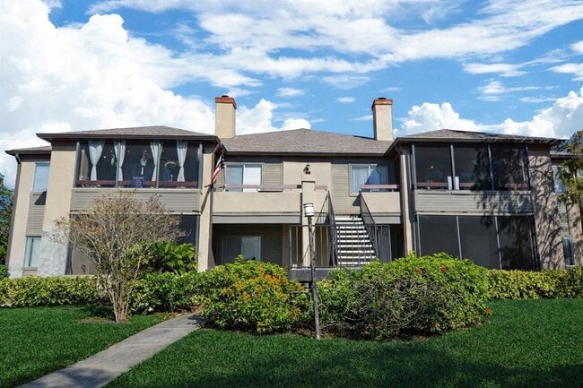 10265 Gandy Blvd N in St. Petersburg, FL - Building Photo - Building Photo