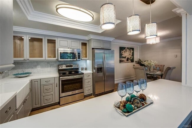813 Via Alhambra in Laguna Woods, CA - Building Photo - Building Photo