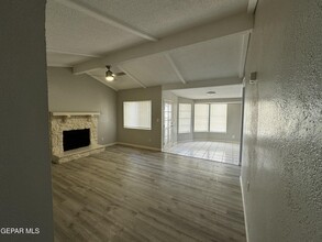 2124 Robert Wynn St in El Paso, TX - Building Photo - Building Photo