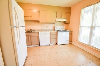 6208 Birchbrook Dr in Hope Mills, NC - Building Photo - Building Photo