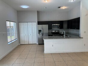 16064 SW 143rd Ln in Miami, FL - Building Photo - Building Photo
