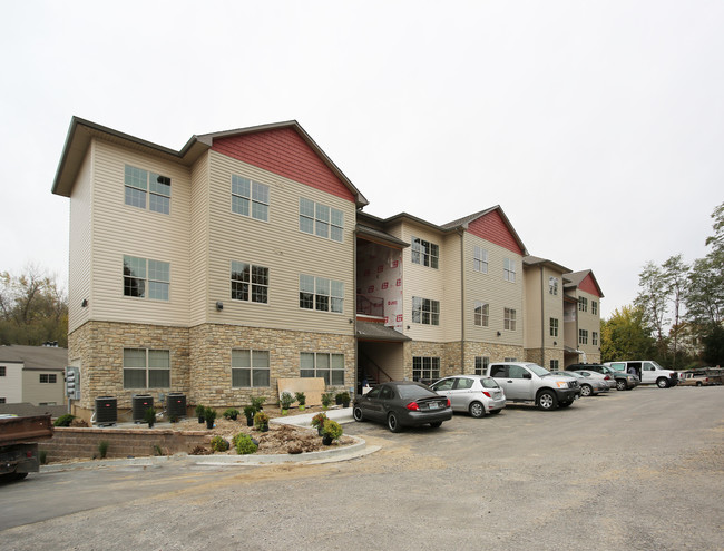 Woodhaven Apartments in Kansas City, MO - Building Photo - Building Photo