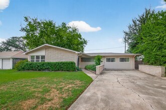 5001 Libbey Dr in Houston, TX - Building Photo - Building Photo