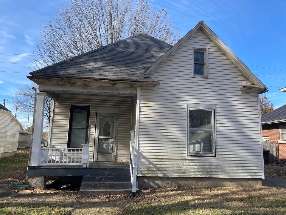 6 Pennsylvania Ave in Danville, IL - Building Photo