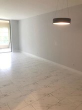 6865 Huntington Ln-Unit -304 in Delray Beach, FL - Foto de edificio - Building Photo
