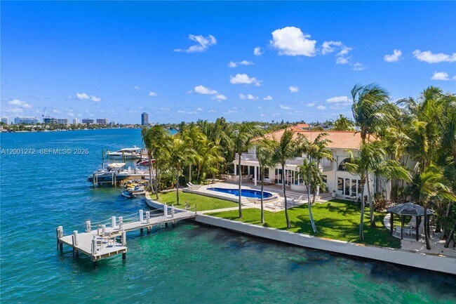 1575 Stillwater Dr in Miami Beach, FL - Building Photo - Building Photo