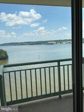 501 Slaters Ln in Alexandria, VA - Building Photo - Building Photo