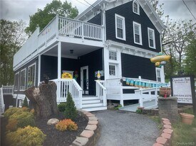 1396 Kings Hwy in Chester, NY - Building Photo