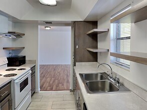 2622 Lemon Tree Ln in Orlando, FL - Building Photo - Building Photo