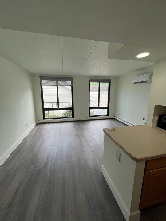 7300 W Dean Rd in Milwaukee, WI - Building Photo