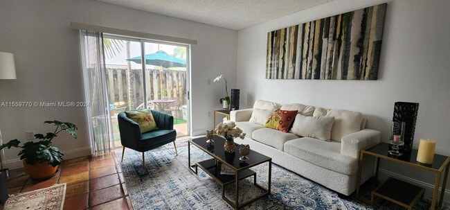 14133 SW 121st Pl, Unit 9 in Miami, FL - Building Photo - Building Photo