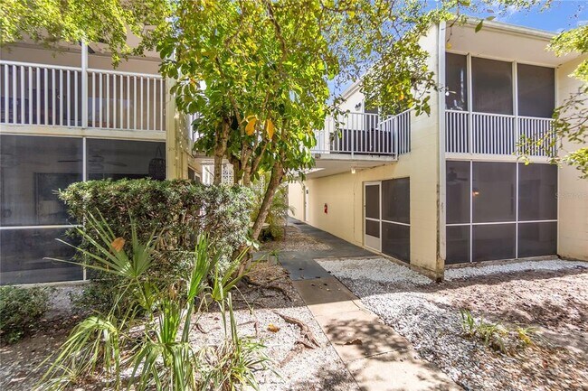 3835 Almeria Ave in Sarasota, FL - Building Photo - Building Photo