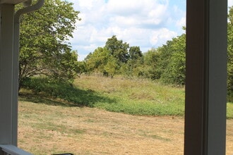 14300 Coolville Ridge Rd in Athens, OH - Foto de edificio - Building Photo