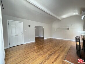 3642 Empire Dr in Los Angeles, CA - Building Photo - Building Photo