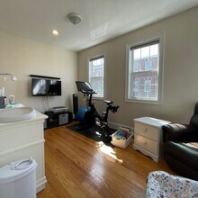 211 W 9th St in Boston, MA - Building Photo - Building Photo
