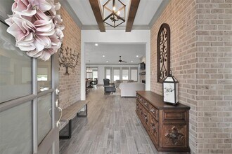 2072 Laurie Darlin Dr in Conroe, TX - Building Photo - Building Photo