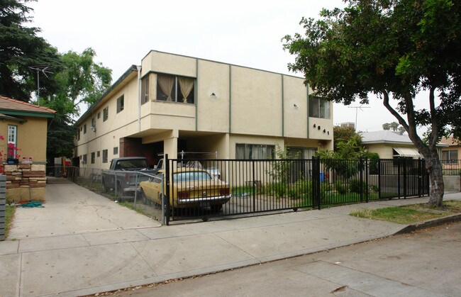 4041 Baywood St in Los Angeles, CA - Foto de edificio - Building Photo