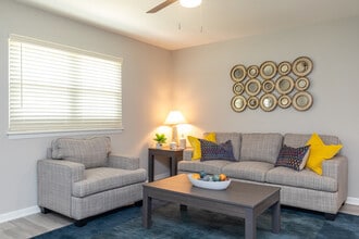 Longview Village Apartments in Raleigh, NC - Foto de edificio - Interior Photo