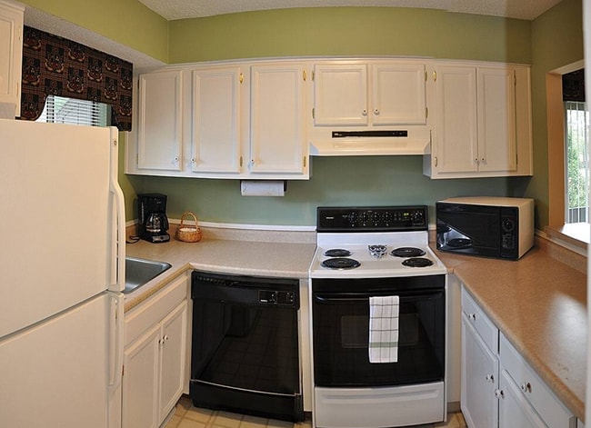 10 Pine Tree Rd in Pinehurst, NC - Building Photo - Building Photo