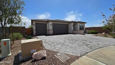 18065 W Elizabeth Ave in Goodyear, AZ - Building Photo - Building Photo