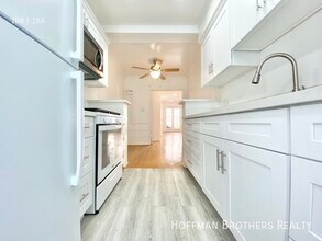635 Ridgeley Dr-Unit -4A in Los Angeles, CA - Building Photo - Building Photo