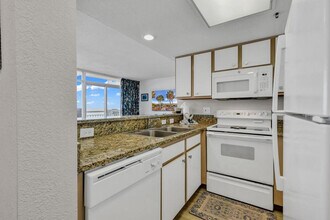 1700 N Ocean Blvd in Myrtle Beach, SC - Foto de edificio - Building Photo