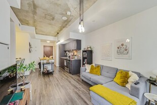 11158 Vance Jackson Rd in San Antonio, TX - Building Photo