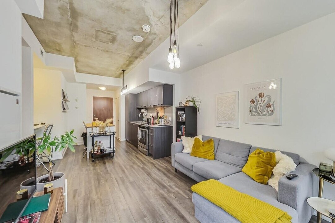 11158 Vance Jackson Rd in San Antonio, TX - Building Photo